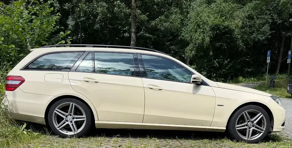 Gebraucht Mercedes E200 136 PS (100 kW) 2011 Beige Kombi