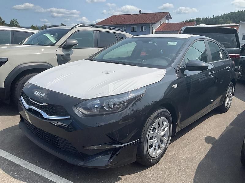 Black pearl metallic Neu 2025 Kia Ceed | 23.495 € (Guter Preis) - Bild 1/3