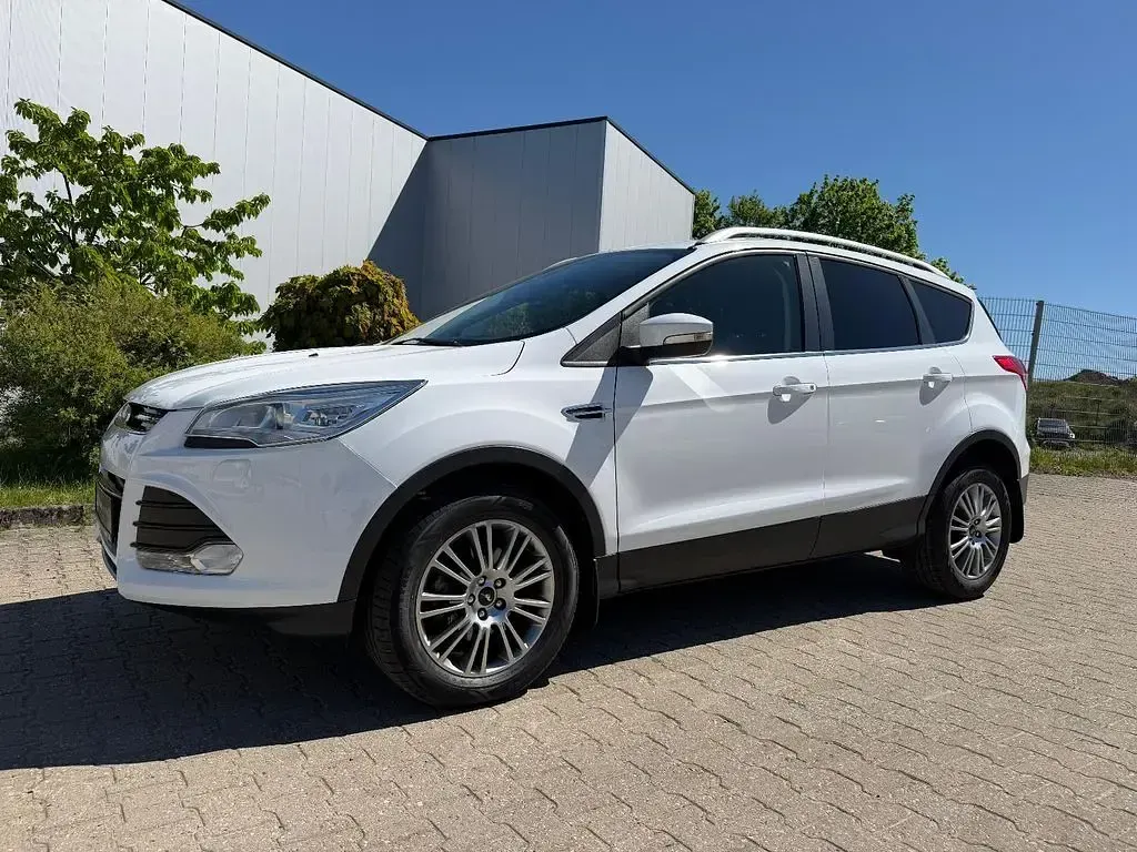 Gebraucht Ford Kuga Titanium 150 PS (110 kW) 2013 Weiß SUV