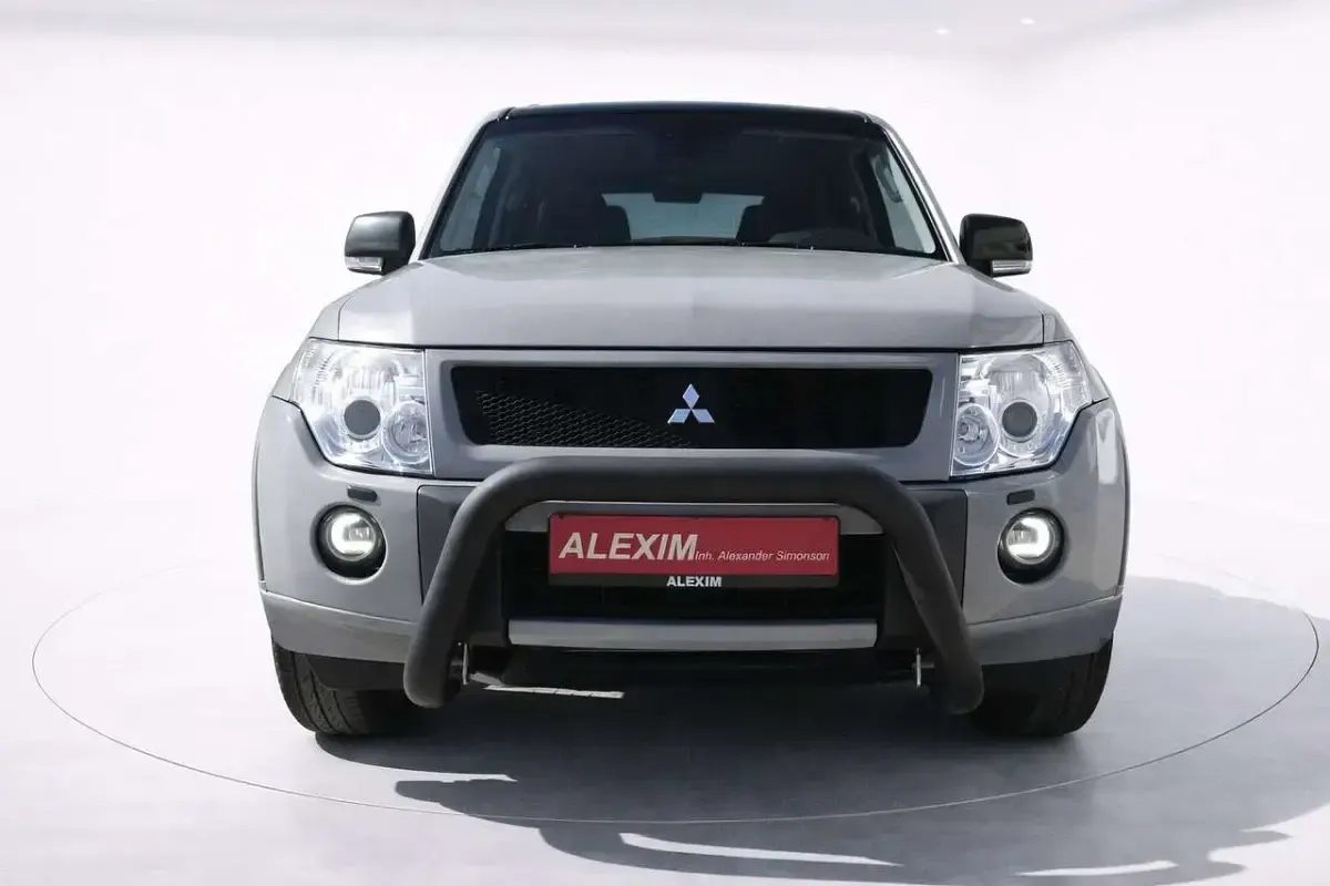 Gebraucht Mitsubishi Pajero Instyle 200 PS (147 kW) 2011 Schwarz SUV