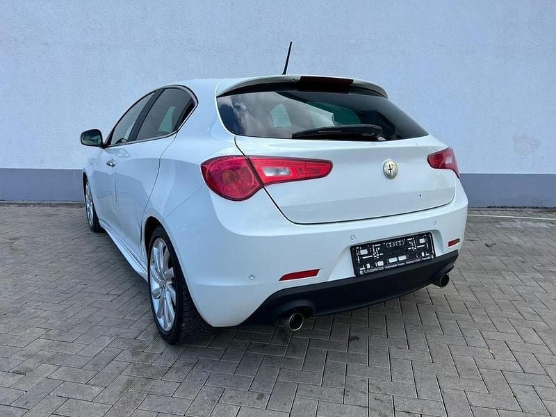 Gebraucht Alfa Romeo Giulietta Turismo 170 PS (125 kW) 2012 Weiß Kleinwagen