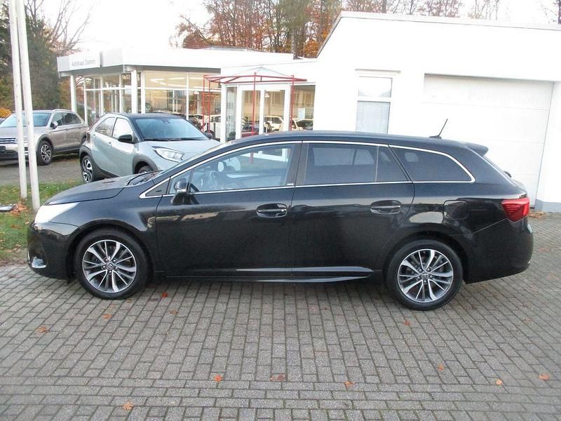 Schwarz Gebraucht 2016 Toyota Avensis Edition-S Kombi | 11.840 € (Fairer Preis) - Bild 1/4