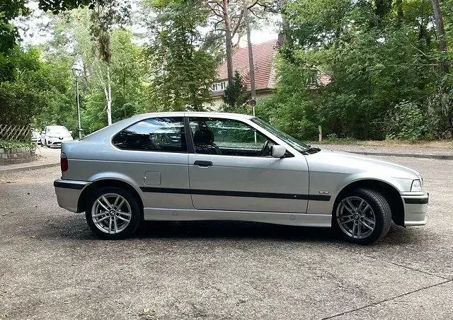 Gebraucht BMW 316 M Sport 102 PS (75 kW) 1998 Silber Coupé
