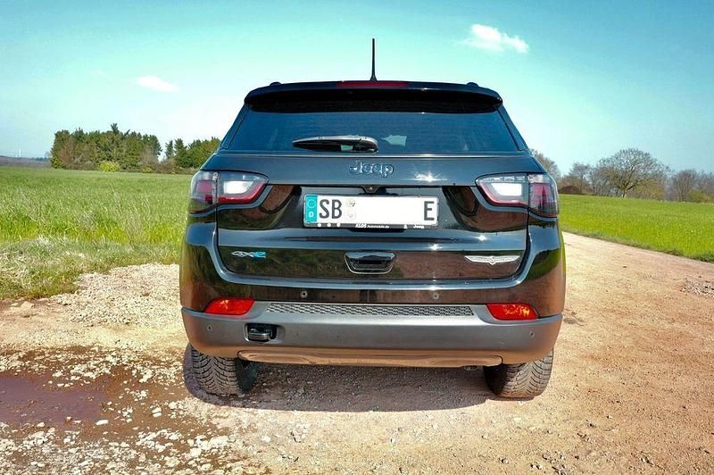 Gebraucht Jeep Compass Trailhawk 190 PS (139 kW) 2022 Schwarz SUV