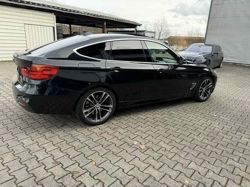 Gebraucht BMW 330 M Sport 258 PS (189 kW) 2015 Schwarz Limousine