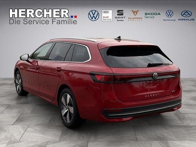 Gebraucht VW Passat Business 150 PS (110 kW) 2025 Rot Kombi