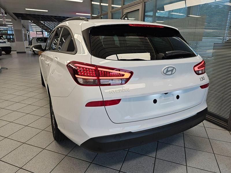 Neu Hyundai i30 140 PS (102 kW) 2025 Weiß Kombi