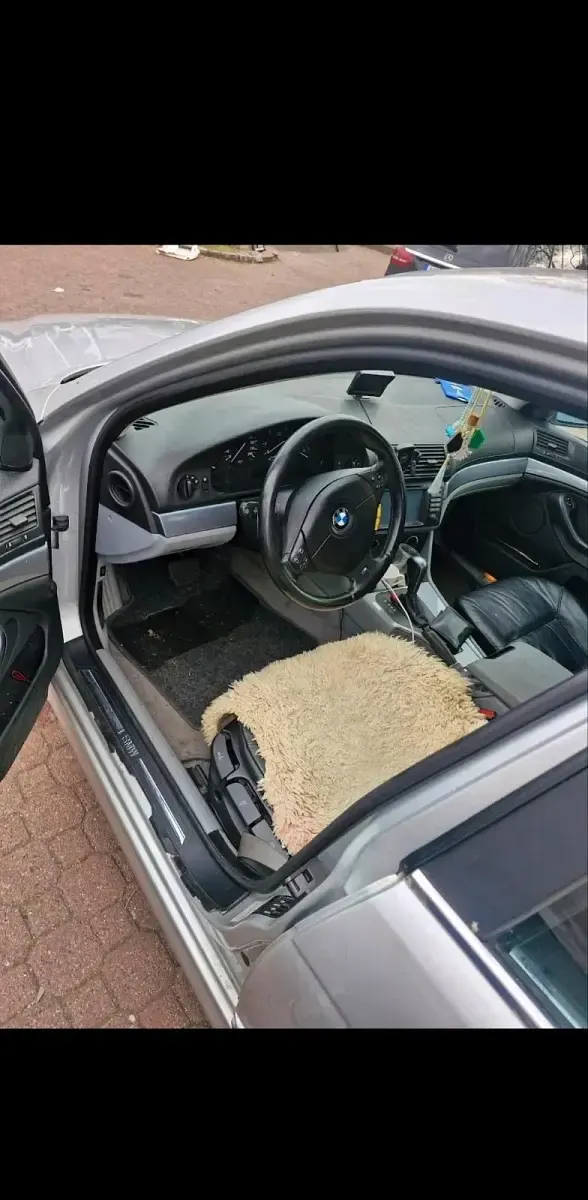 Gebraucht BMW 525 162 PS (119 kW) 2001 Silber Limousine