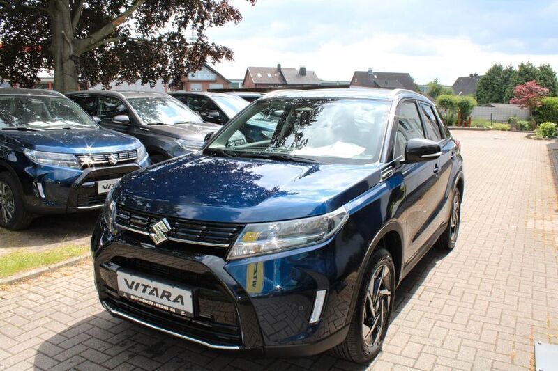Blau Neu 2025 Suzuki Vitara Comfort+ SUV | 25.995 € (Etwas zu teuer) - Bild 1/4
