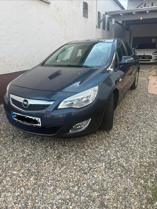 Gebraucht Opel Astra 115 PS (84 kW) 2010 Blau Limousine