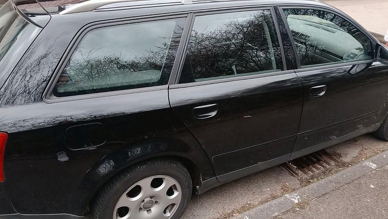 Second-hand Audi A4 165 CP (121 kW) 2002 Negru Break