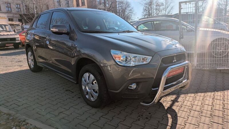 Braun Gebraucht 2011 Mitsubishi ASX Edition SUV | 8.490 € (Guter Preis) - Bild 1/4