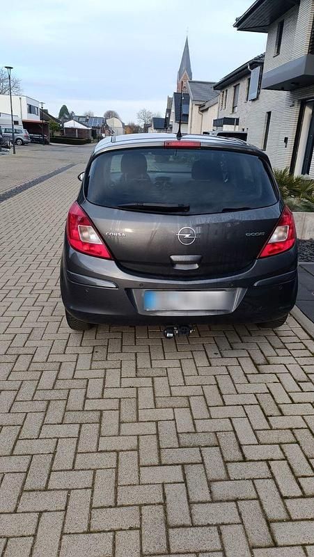 Gebraucht Opel Corsa Edition 69 PS (50 kW) 2011 Grau Limousine