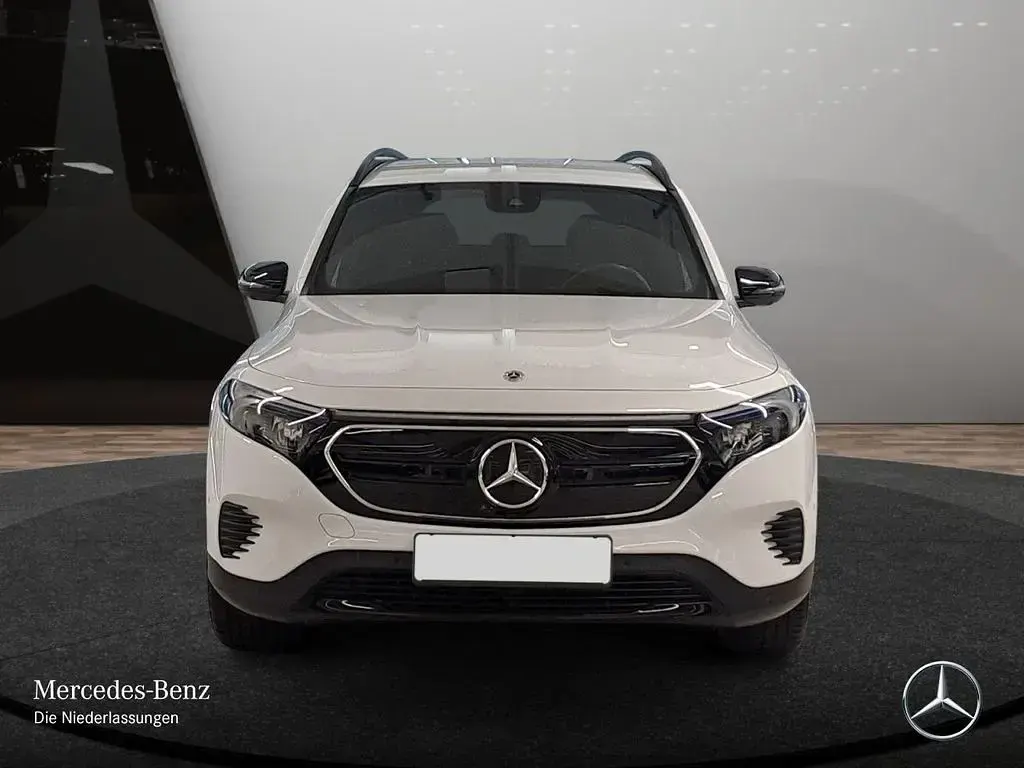 Gebraucht Mercedes EQB250 Night 139 kW (190 PS) 2023 Digitalweiß SUV