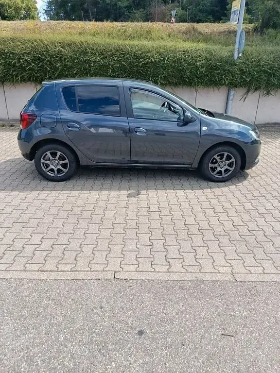 Gebraucht Dacia Sandero Comfort 101 PS (74 kW) 2020 Grau Limousine
