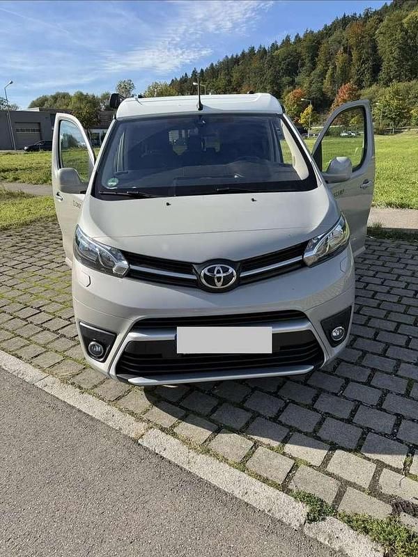 Gebraucht 2021 Toyota Proace Verso Kombi | 44.444 € - Bild 1/4