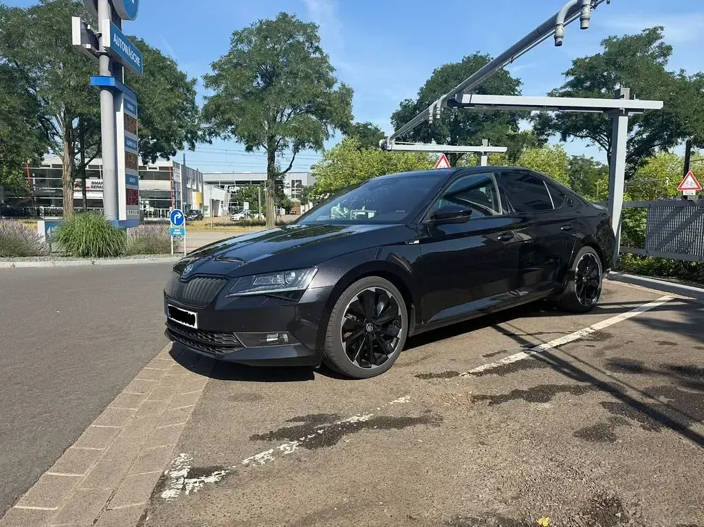 Gebraucht Skoda Superb SportLine 150 PS (110 kW) 2018 Schwarz Limousine