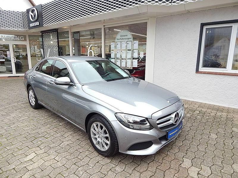 Silber Gebraucht 2015 Mercedes C180 Limousine | 16.690 € (Guter Preis) - Bild 1/4