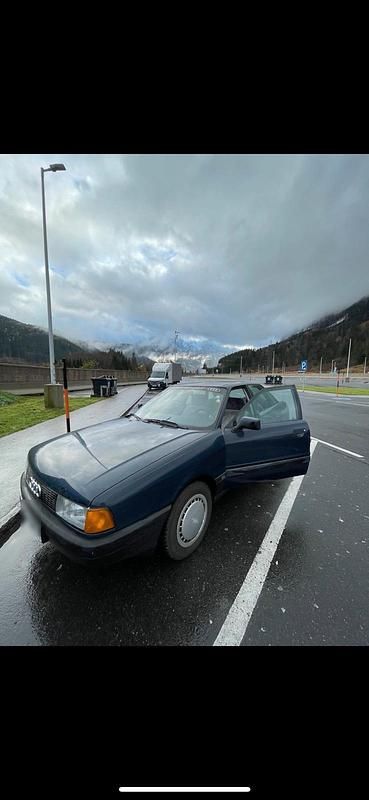 Second-hand Audi 80 90 CP (66 kW) 1988 Albastru Berlinǎ