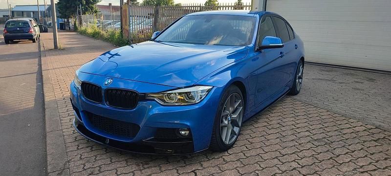 Blau Gebraucht 2017 BMW 330 Limousine | 19.500 € (Etwas zu teuer) - Bild 1/4