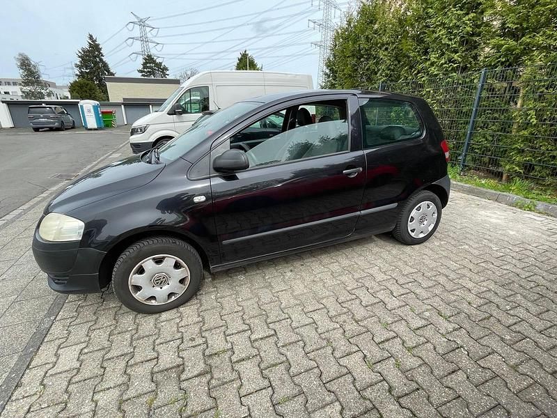 Second-hand VW Fox 54 CP (39 kW) 2006 Negru Hatchback