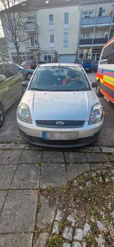 Gebraucht Ford Fiesta 60 PS (44 kW) 2005 Silber Kleinwagen