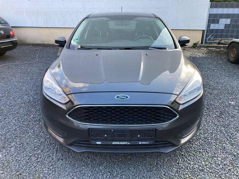 Gebraucht Ford Focus Trend 101 PS (74 kW) 2017 Limousine