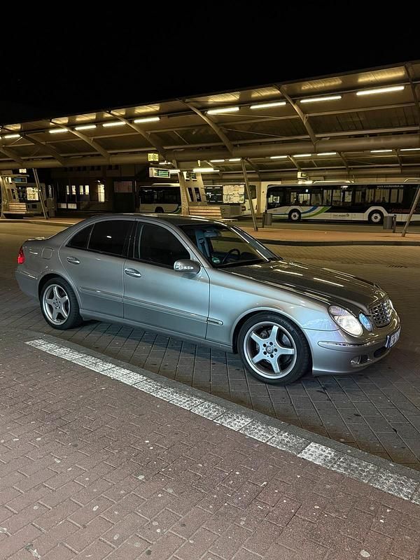 Gebraucht Mercedes E320 Elegance 224 PS (164 kW) 2002 Grau Limousine