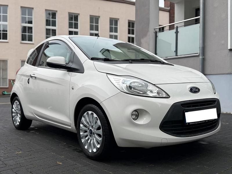 Weiß Gebraucht 2015 Ford Ka Titanium Kleinwagen | 4.700 € (Fairer Preis) - Bild 1/4