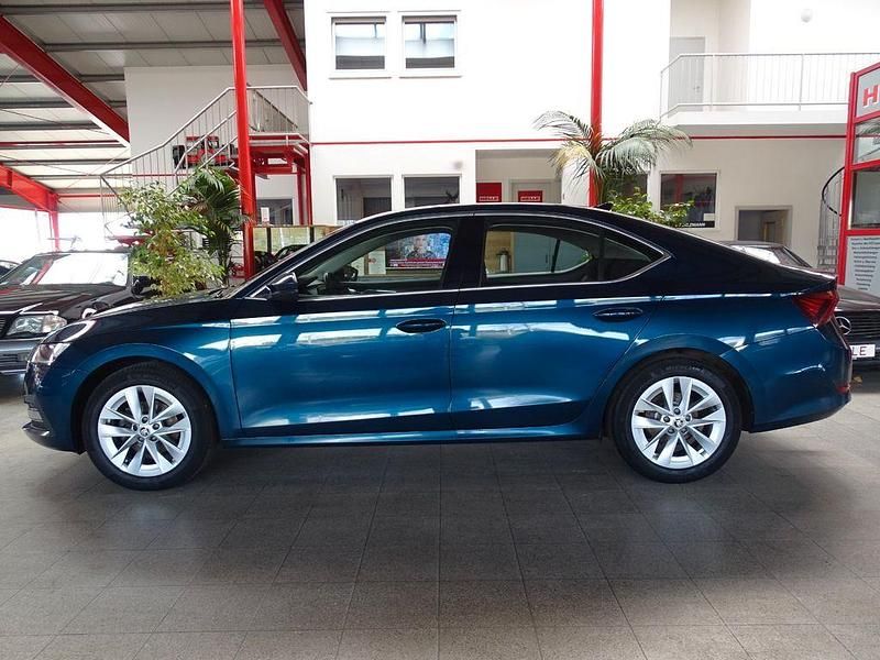 Gebraucht Skoda Octavia Style 150 PS (110 kW) 2020 Lavablau metallic (metallic) Limousine