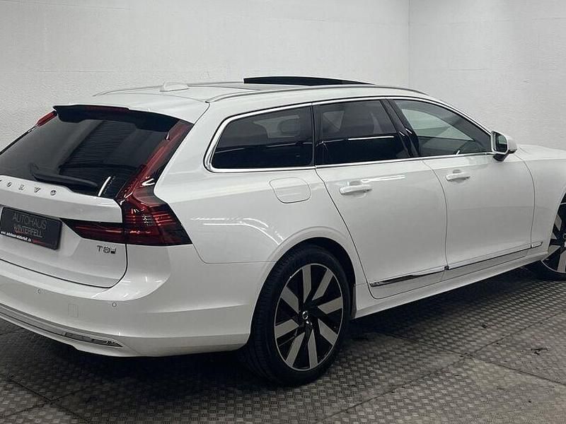 Gebraucht Volvo V90 179 PS (131 kW) 2024 Weiss Kombi