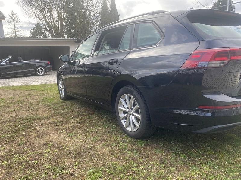 Gebraucht VW Golf VIII Active 116 PS (85 kW) 2021 Schwarz Kombi