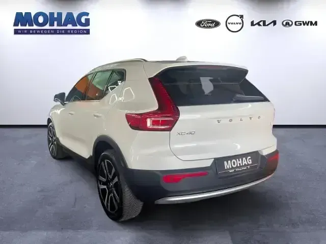 Gebraucht Volvo XC40 Inscription 261 PS (191 kW) 2022 Weiss SUV