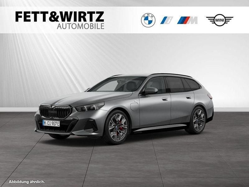 Bmw individual frozen pure grey metallic Gebraucht 2024 BMW 550e M Sport Kombi | 81.790 € (Guter Preis) - Bild 1/3