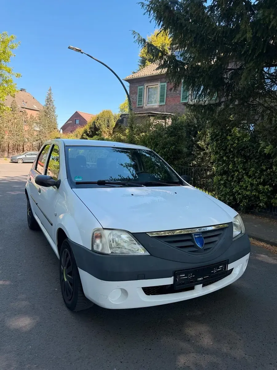 Second-hand Dacia Logan 75 CP (55 kW) 2006 Alb Berlinǎ