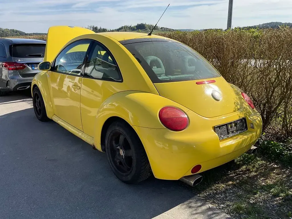 Używany VW New Beetle 150 KM (110 kW) 2004 Żółty Hatchback