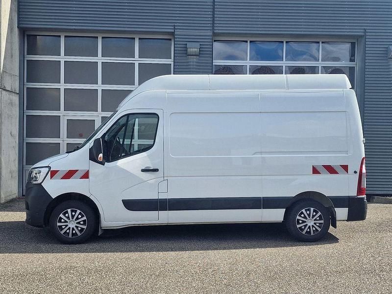 Second-hand Renault Master 135 CP (99 kW) 2021 Alb Monovolum