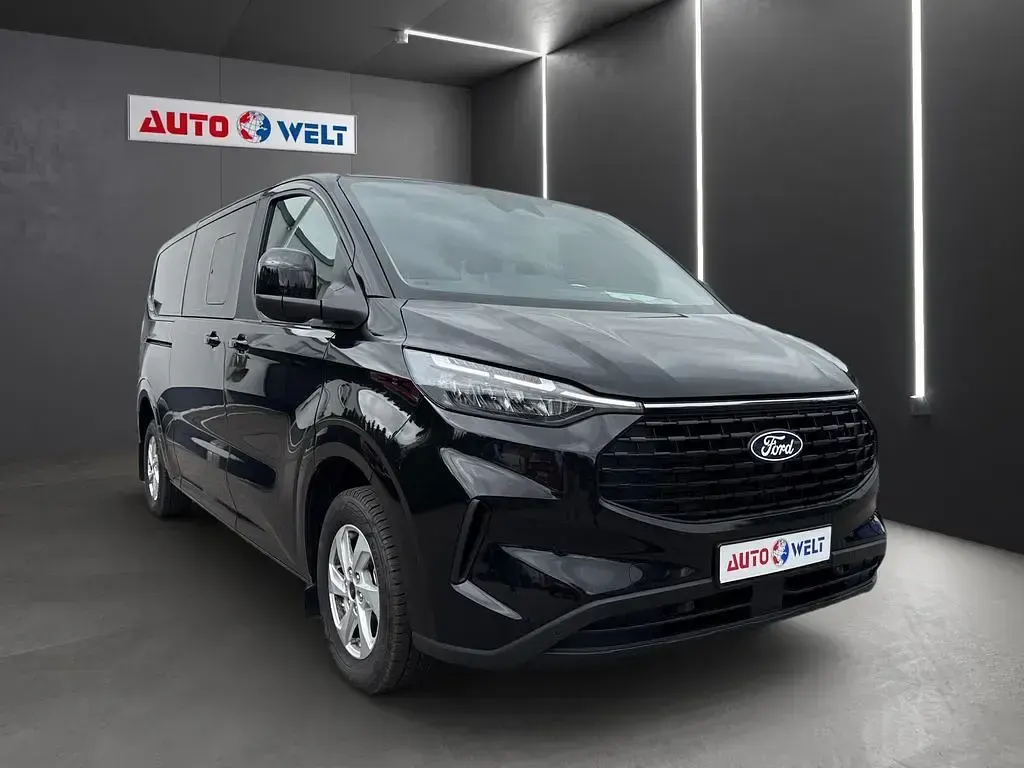 Gebraucht Ford Tourneo 136 PS (100 kW) 2025 Schwarz Van / Kleinbus