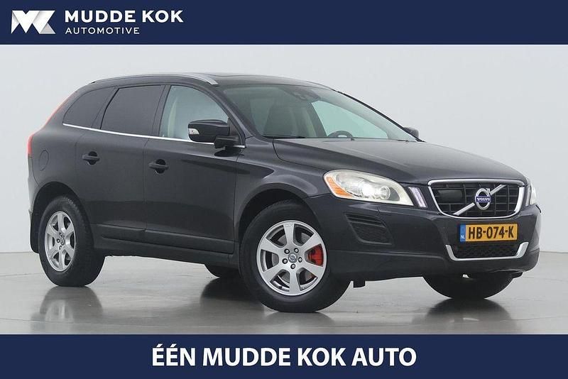 Schwarz Gebraucht 2011 Volvo XC60 Summum SUV | 9.400 € (Teuer) - Bild 1/4