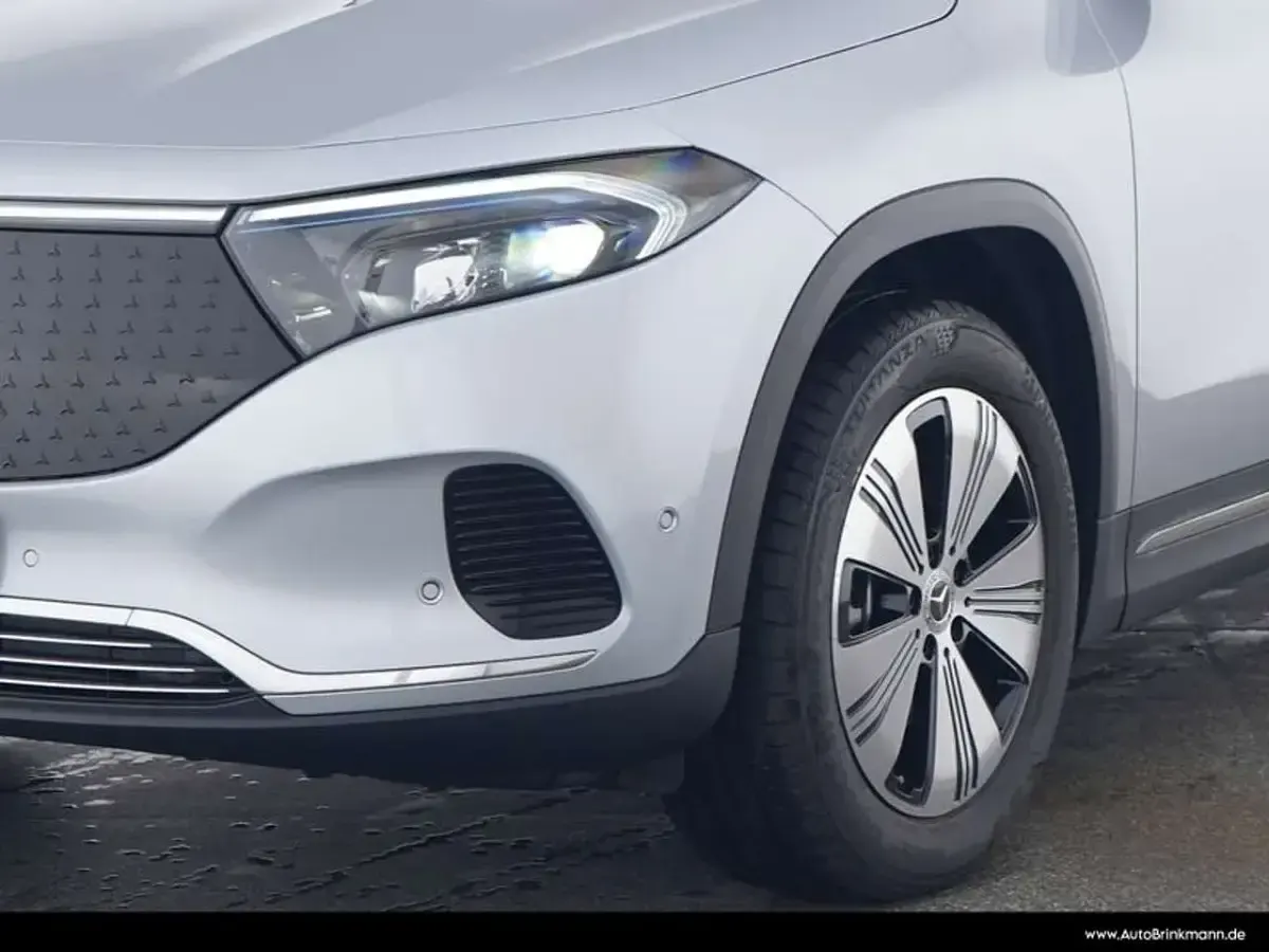 Używany Mercedes EQA250+ Progressive 139 kW (190 KM) 2025 Srebrny SUV