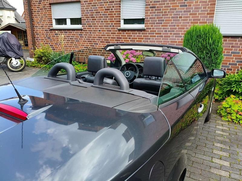 Schwarz Gebraucht 2007 Renault Mégane Cabriolet Dynamique Cabrio | 1.987 € (Fairer Preis) - Bild 1/4