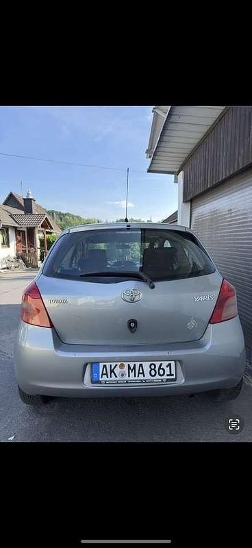 Gebraucht Toyota Yaris Cool 69 PS (50 kW) 2006 Grau Kleinwagen
