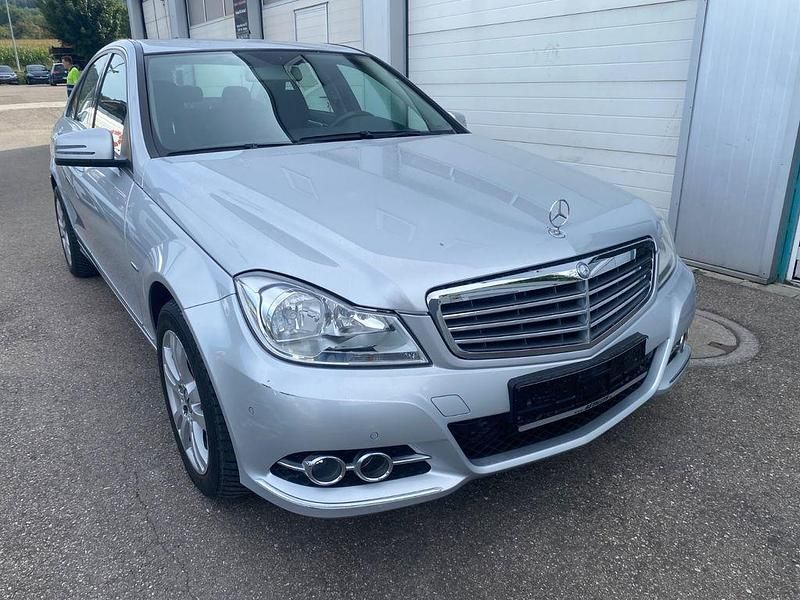 Silber Gebraucht 2011 Mercedes C220 Elegance Limousine | 6.450 € (Guter Preis) - Bild 1/4