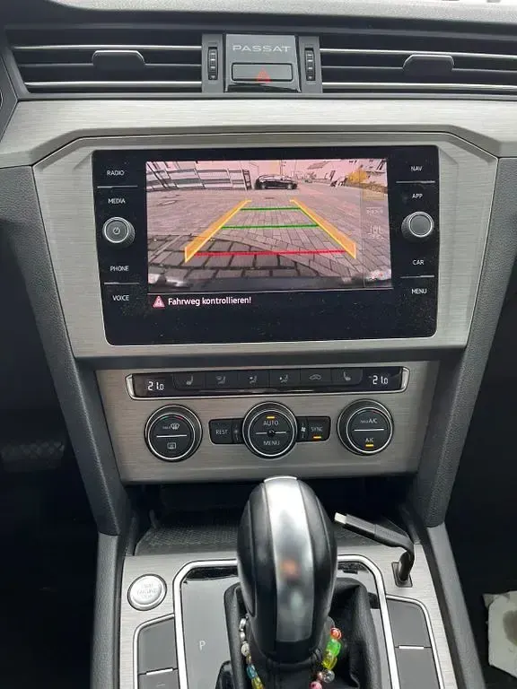 Gebraucht VW Passat 120 PS (88 kW) 2020 Grau Kombi