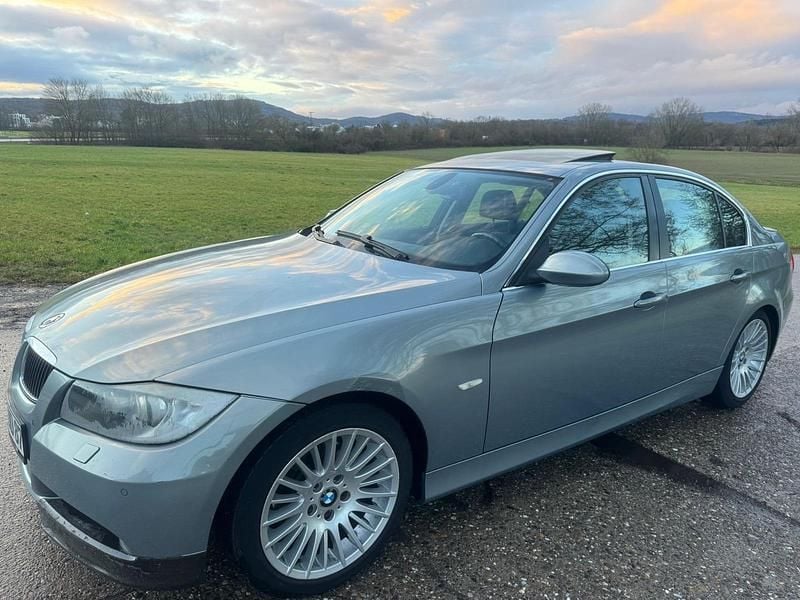 Gebraucht BMW 325 218 PS (160 kW) 2005 Grau Limousine