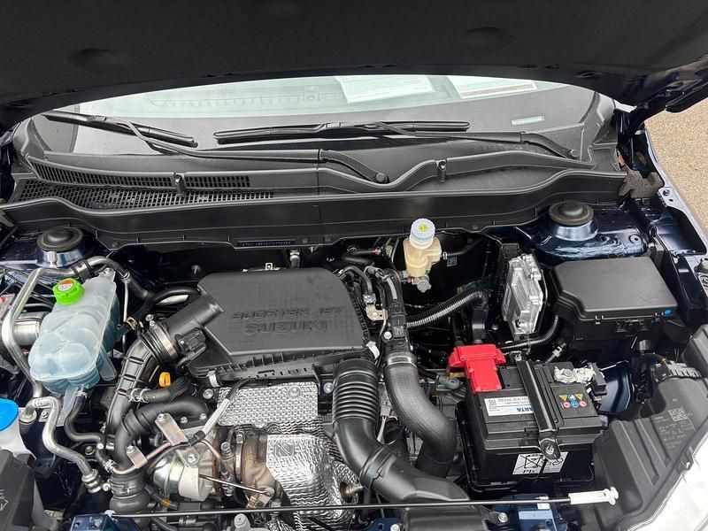 Gebraucht Suzuki Vitara 129 PS (94 kW) 2025 Schwarz SUV