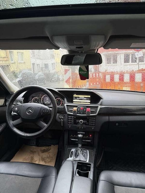 Gebraucht Mercedes E220 170 PS (125 kW) 2009 Limousine