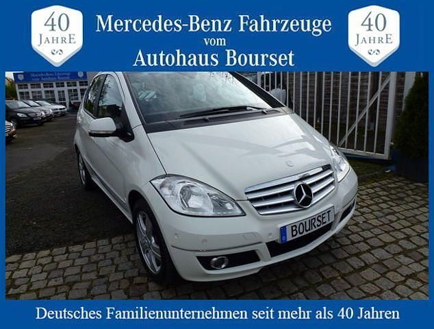 Weiß Gebraucht 2011 Mercedes A180 Avantgarde Van / Kleinbus | 10.900 € - Bild 1/4