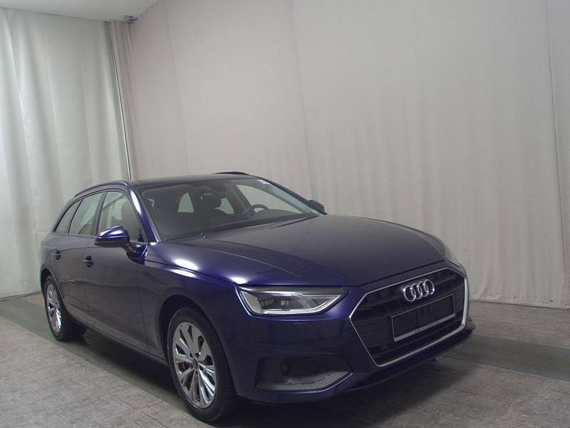 Gebraucht Audi A4 Basis 204 PS (150 kW) 2022 Blau Kombi