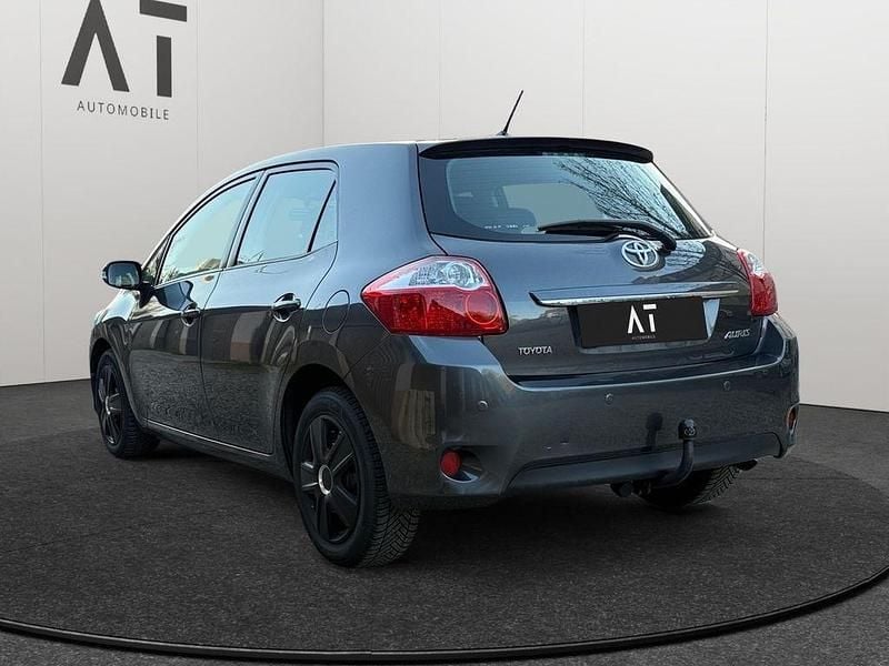 Gebraucht Toyota Auris Life+ 99 PS (72 kW) 2011 Grau Kleinwagen
